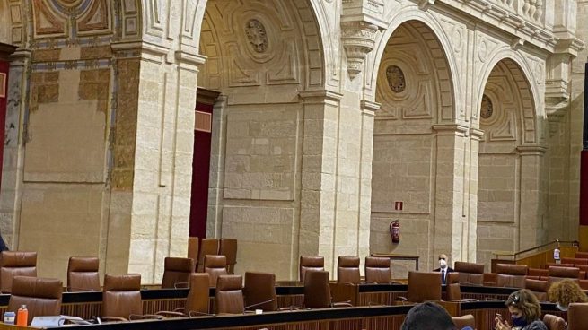 Bancada de la izquierda en el Parlamento de Andalucía durante el debate sobre Salud.