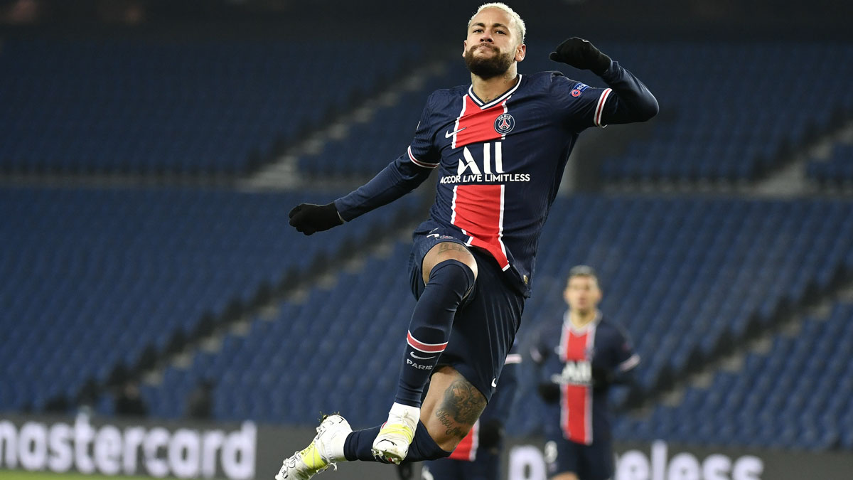 Neymar celebra uno de sus goles con el PSG (Getty)