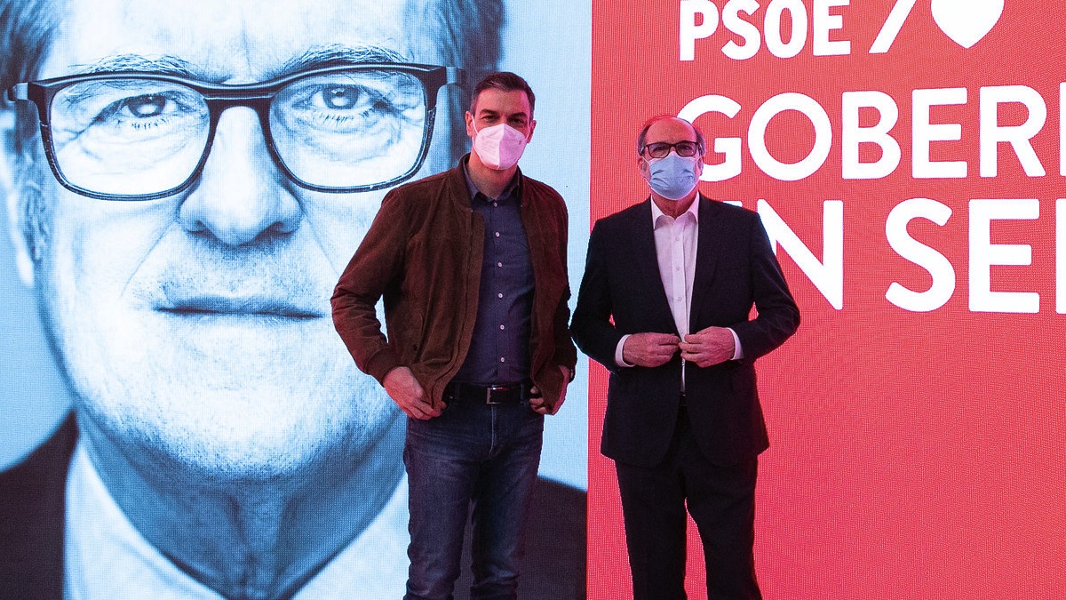 Ángel Gabilondo y Pedro Sánchez. (Foto: PSOE)