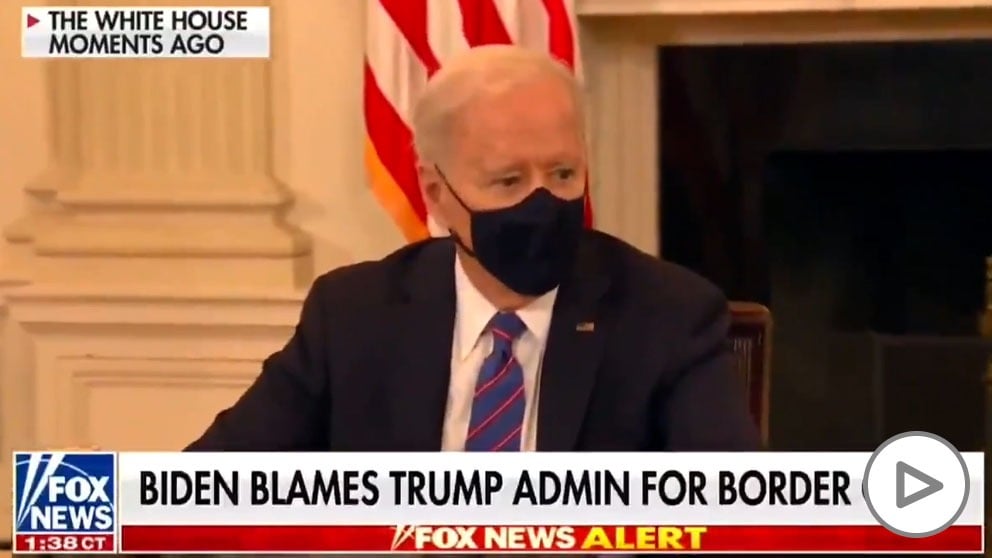 Nuevo lapsus de Joe Biden: se queda en blanco ante la prensa.