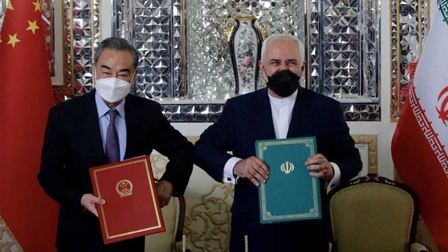 Irán y China firman un pacto de cooperación en política, estrategia y economía