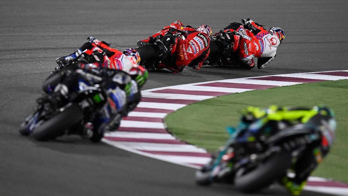 Los pilotos de MotoGP durante el GP de Qatar. (AFP)