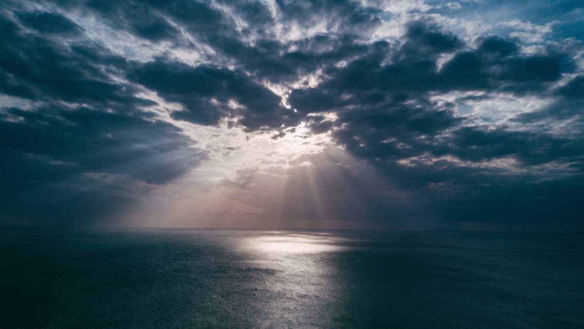 Científicos detectan la nube más fría del mundo que sobrevuela el Océano Pacífico