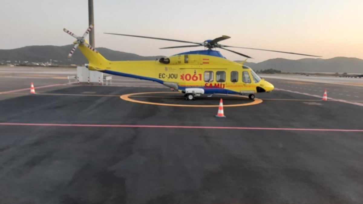 Uno de los helicópteros de emergencias del Servicio de Salud de las Islas Baleares (Ib-Salut).