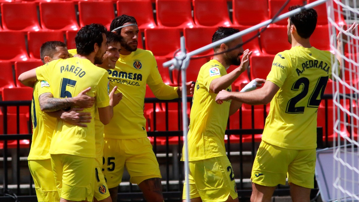 Gerard Moreno celebra uno de sus goles en el Granada-Villarreal. (EFE)