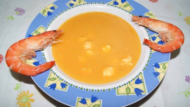 Crema zanahoria y gambas