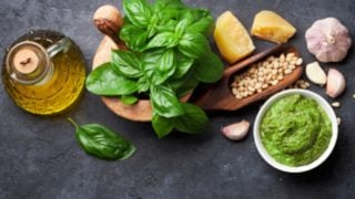 5 recetas de pesto casero, originales y saludables para todo tipo de pasta