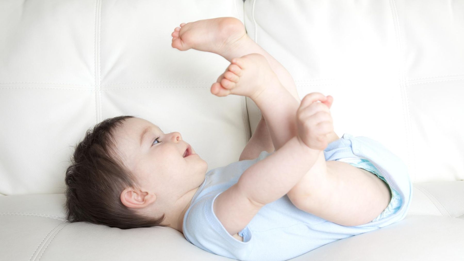 Descubre cómo es el desarrollo psicomotor del bebé de los 0 a los 6 meses