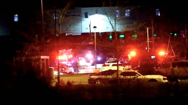 Al menos ocho muertos en un tiroteo en una oficina de FedEx en Indianápolis