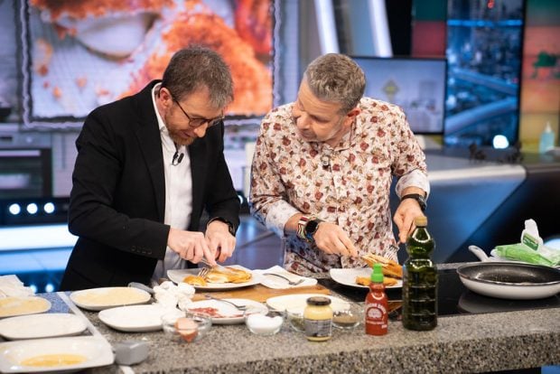 El hormiguero vivió una clase de cocina de Chicote a Pablo Motos en directo