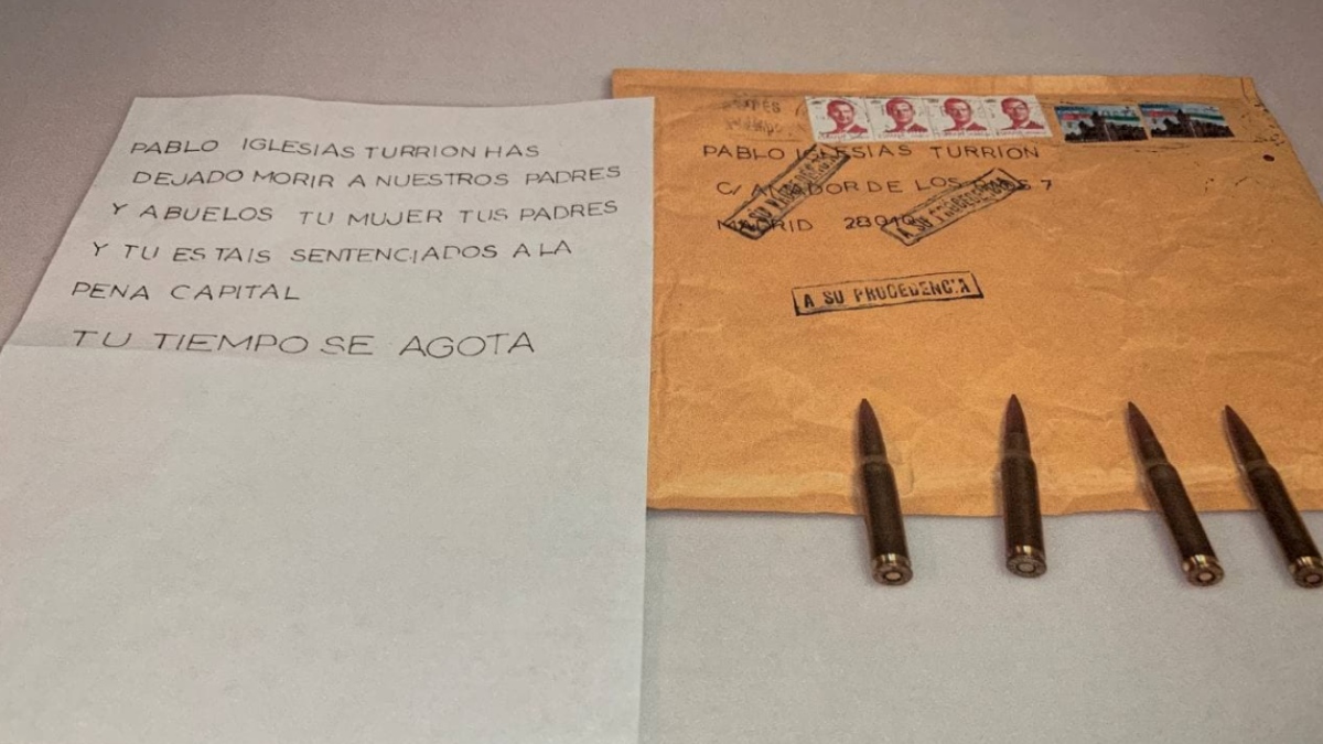 La foto con la carta y las balas que publicó Pablo Iglesias y que, según policías, dificulta la investigación.