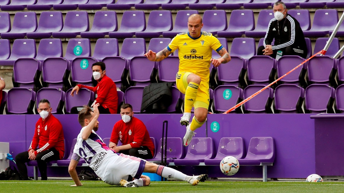 Valladolid y Cádiz empatan en Zorrilla. (EFE)
