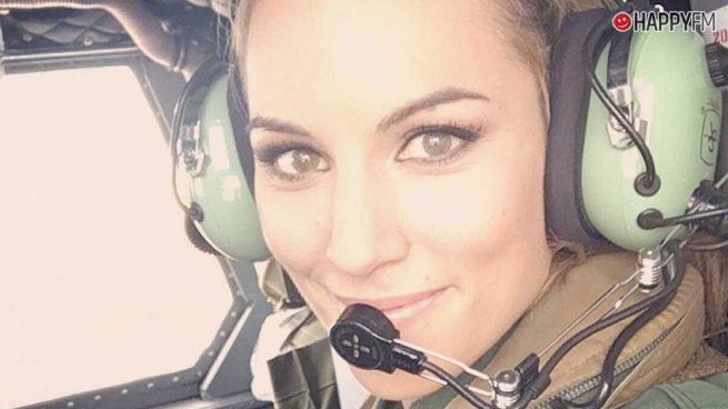 Edurne sorprende al ponerse a los mandos de un avión ¿de las Fuerzas Aéreas? Edurne-655x368