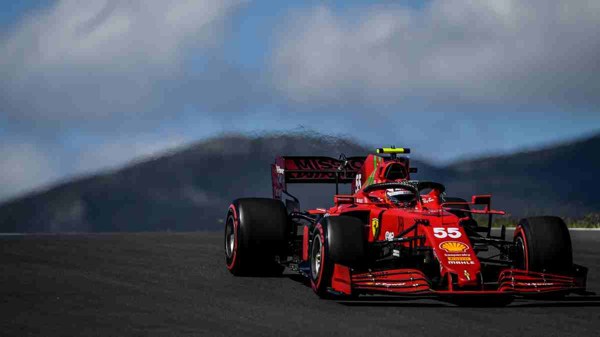 Carlos Sainz durante la sesión de clasificación del Gran Premio de Portugal. (AFP)