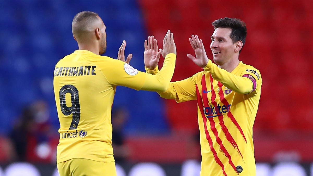 Braithwaite celebra un gol con Messi. (Getty)