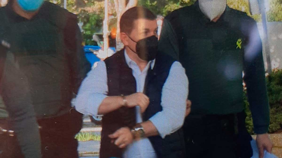 César Román, conocido como el ‘rey del cachopo’, a su llegada a la Audiencia de Madrid. Foto: EP