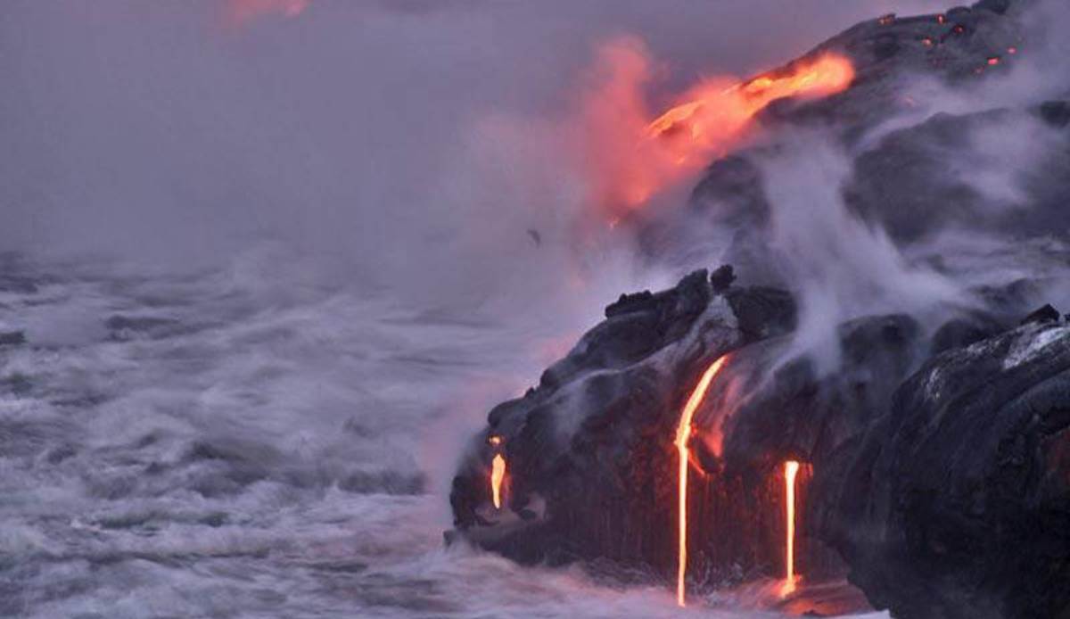 Científicos exploran lava hawaiana