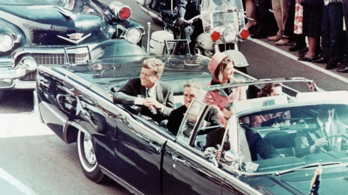 John F. Kennedy momentos antes de ser asesinado