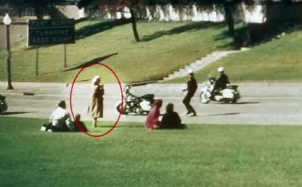 El hombre del paraguas y Lady Babushka: dos incógnitas del asesinato de John F. Kennedy