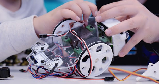 La Fundación Endesa forma a 800 profesores en robótica, programación e impresión 3D en la VI edición de RetoTech