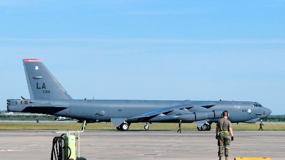 Un B-52H a su llegada a Morón de la Frontera.