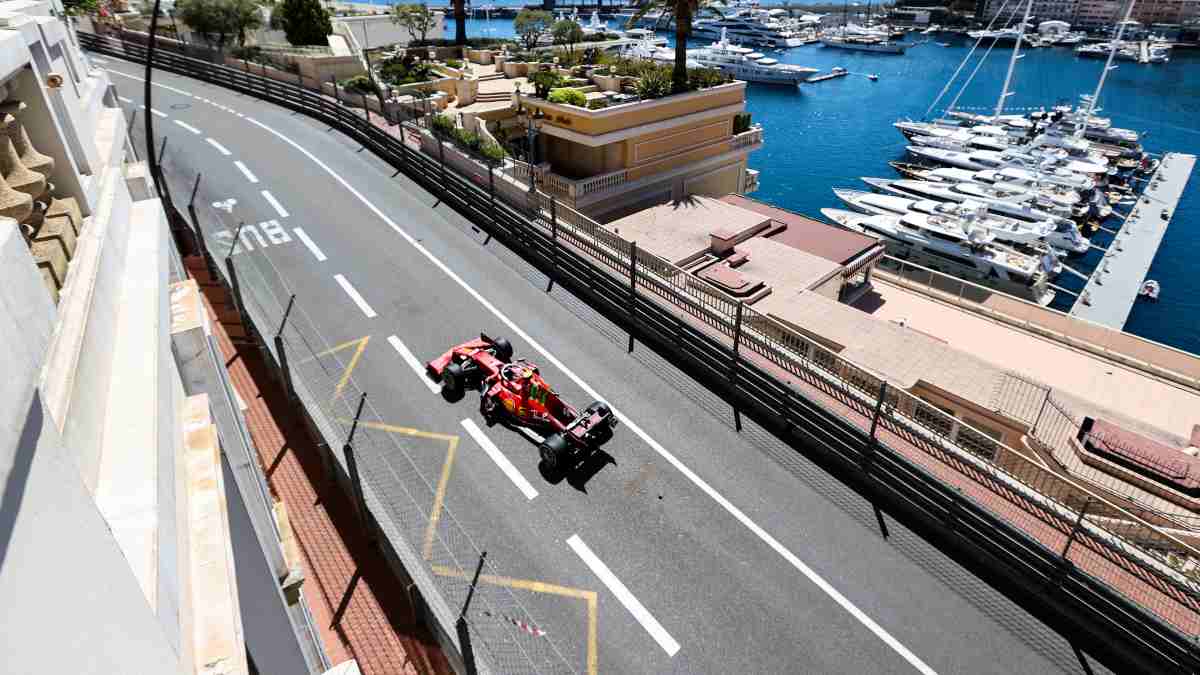 Carlos Sainz en la sesión de clasificación del Gran Premio de Mónaco. (AFP)