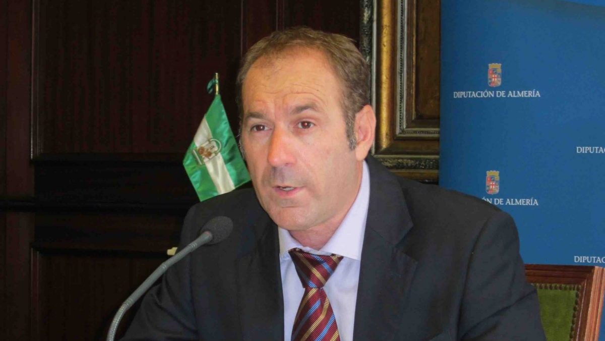 Almería.-Tribunales.-Ingresa en prisión para cumplir condena por ‘Facturas’ el exvicepresidente de Diputación Luis Pérez