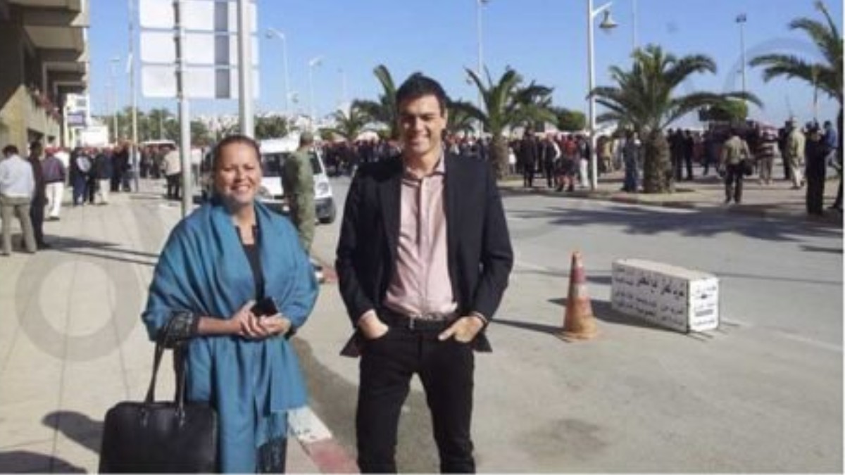 Sánchez con Francesca Bida, directora del NDI en Marruecos entre 2012 y 2015. Aquí en Tánger en 2013.