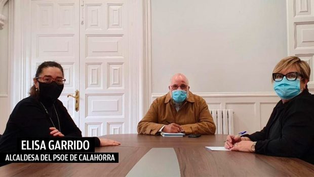 La alcaldesa de Calahorra, Elisa Garrido, y el delegado del Polisario en La Rioja.