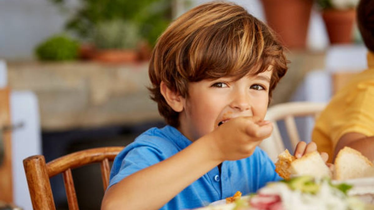 De qué modo conseguir que los niños coman bien