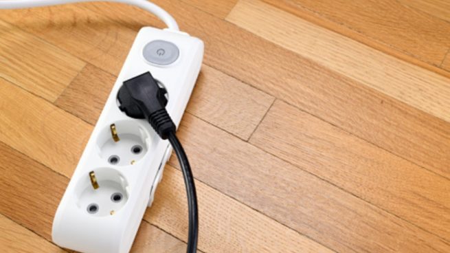 Nueva tarifa de la luz: ¿Consumen los aparatos si están enchufados y apagados?