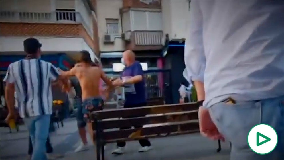 Pelea en San Juan (Sevilla) frente al líder de Vox Sevilla.