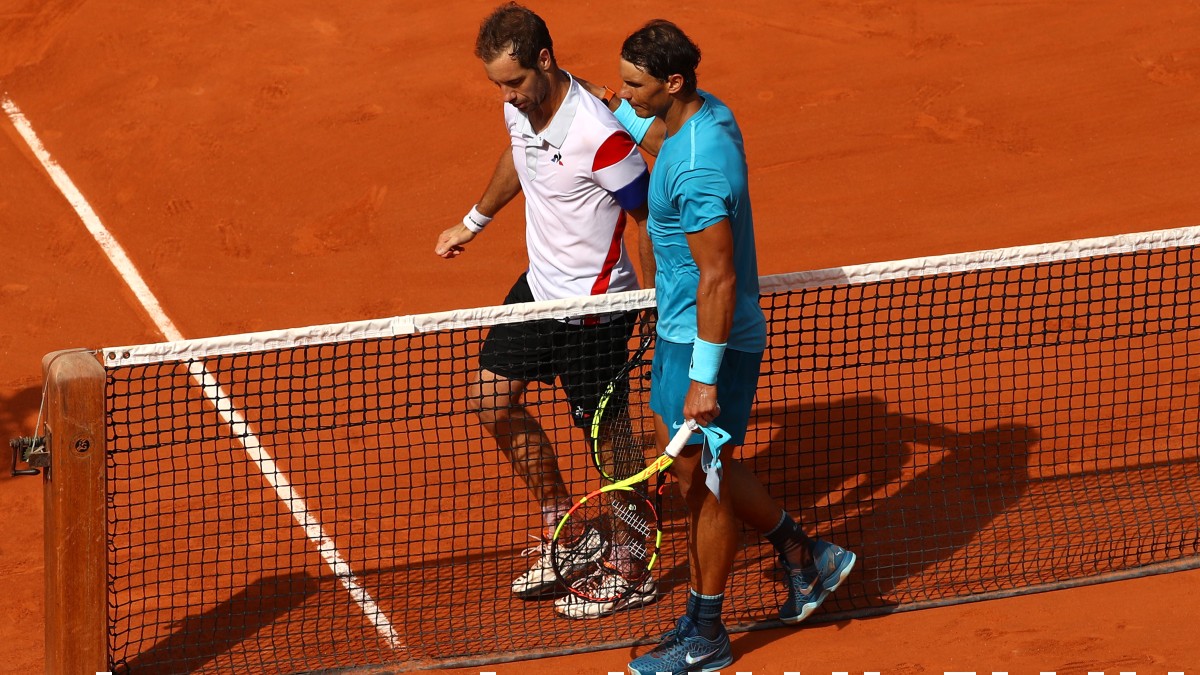Nadal y Gasquet, tras un duelo en Roland Garros. (AFP)