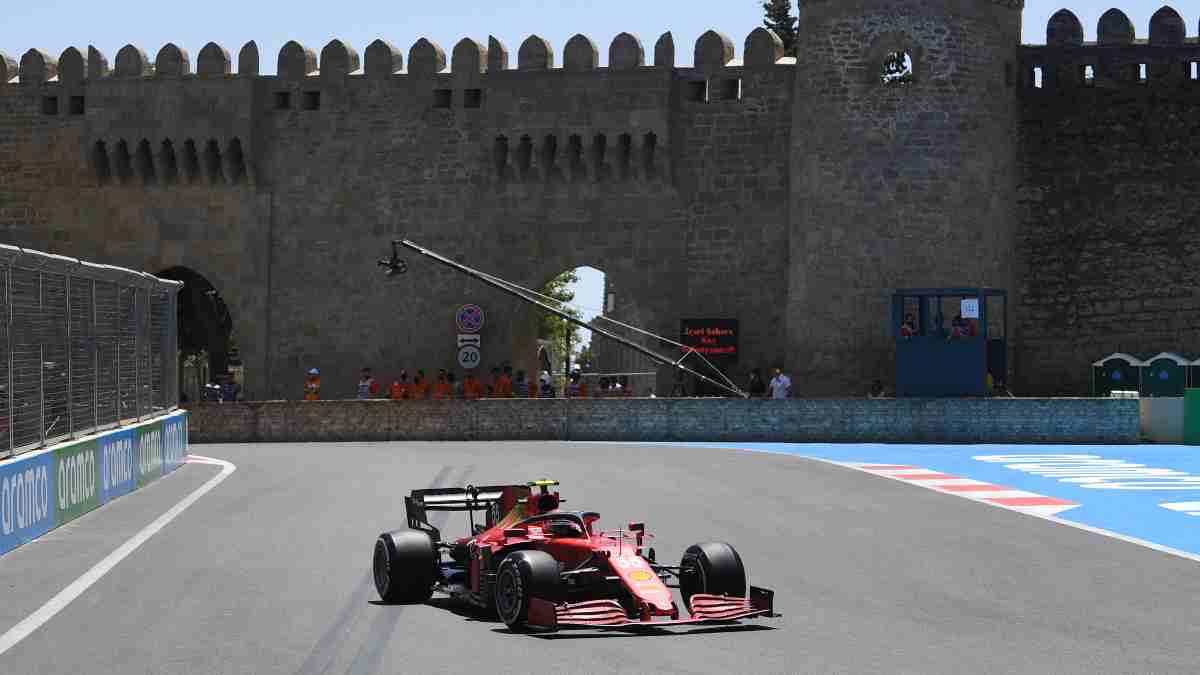 Carlos Sainz en el Gran Premio de Azerbaiyán. (AFP)