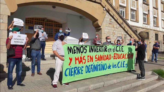 Concentración en Algeciras contra un nuevo CIE de 20 millones «innecesario»: «Luego les dejan libres»