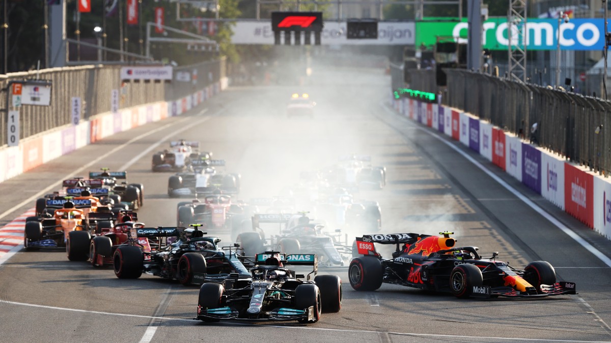 Reanudación histórica en el GP de Azerbaiyán tras el accidente de Verstappen. (Getty)