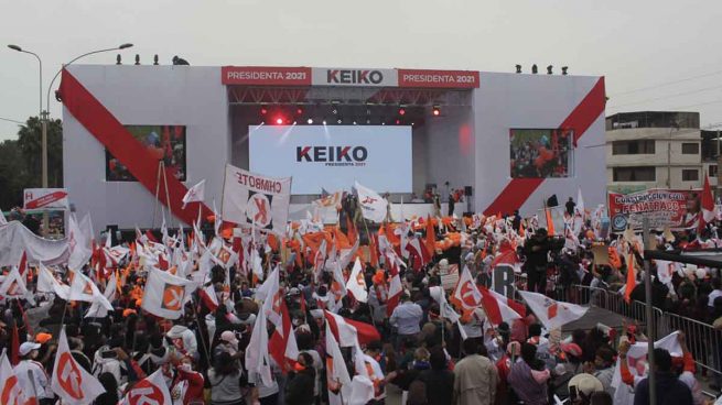 Los primeros resultados en Perú ponen en cabeza a Fujimori pero falta contar el voto rural