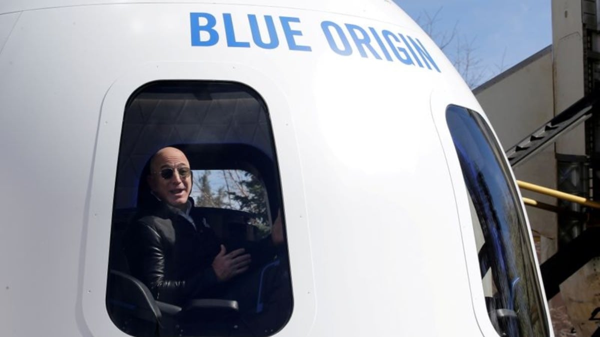 Jeff Bezos irá al espacio en julio de 2021