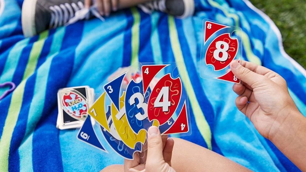 Los mejores juegos de mesa para llevar a la playa con los niños en verano