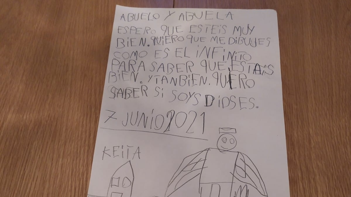 Emocionante carta de un niño de 7 años a sus abuelos fallecidos por coronavirus: “Sois dioses”