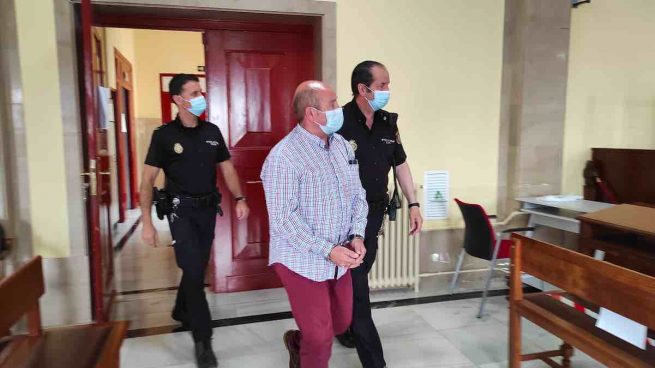 El presunto asesino de una mujer en Jaén pagaba con céntimos a la hija de su pareja como premio por violarla