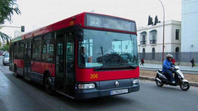 Un autobús de Tussam en Sevilla (EUROPA PRESS).