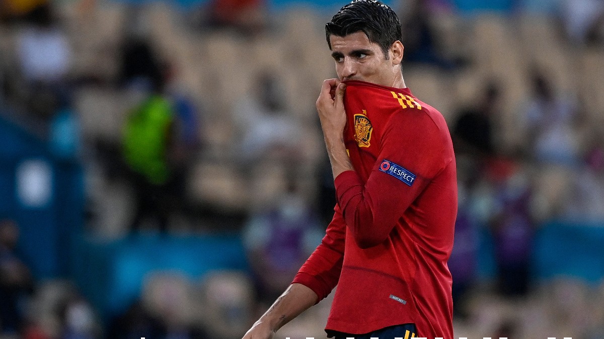 Álvaro Morata se lamenta tras un fallo en el España-Suecia. (AFP)