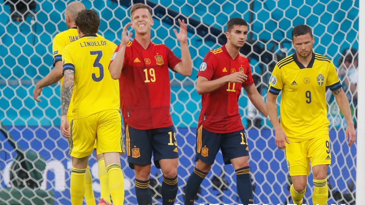 Dani Olmo se lamenta tras una ocasión en el España-Suecia. (AFP)