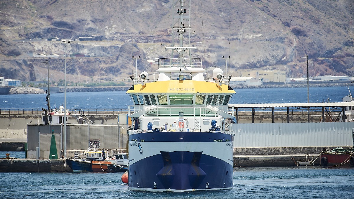 El buque oceanográfico ‘Ángeles Alvariño’ partiendo de puerto para continuar la búsqueda de Anna y Tomás Gimeno. (Europa Press).