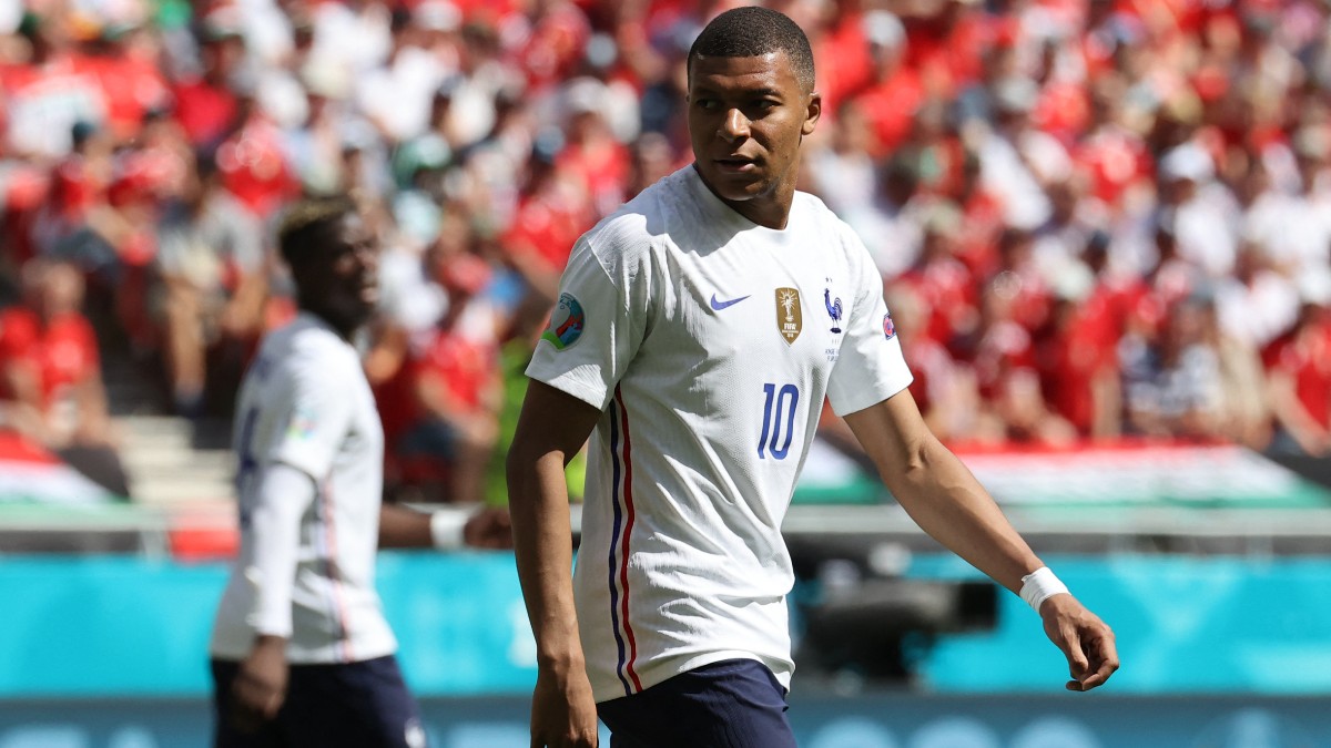 Kylian Mbappé durante el Hungría-Francia de la Eurocopa 2020. (AFP)