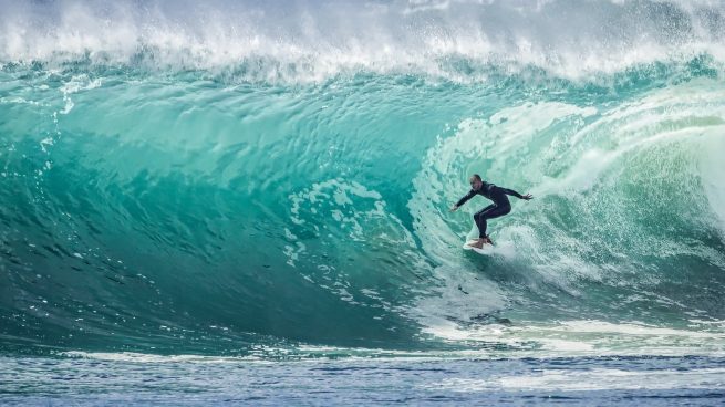 6 beneficios del surf para celebrar su día internacional
