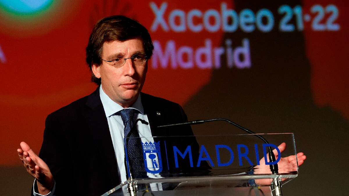 El alcalde de Madrid, José Luis Martínez-Almeida, este domingo. (Foto: Efe)