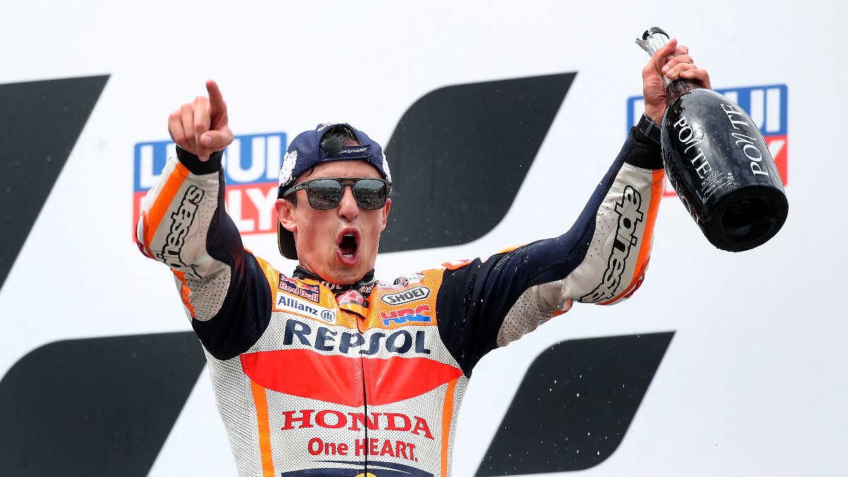 Marc Márquez celebra su victoria en Alemania. (AFP)