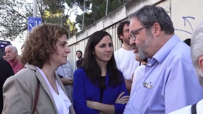 Ione Belarra protestando en el CIE de Aluche. Podemos CIE